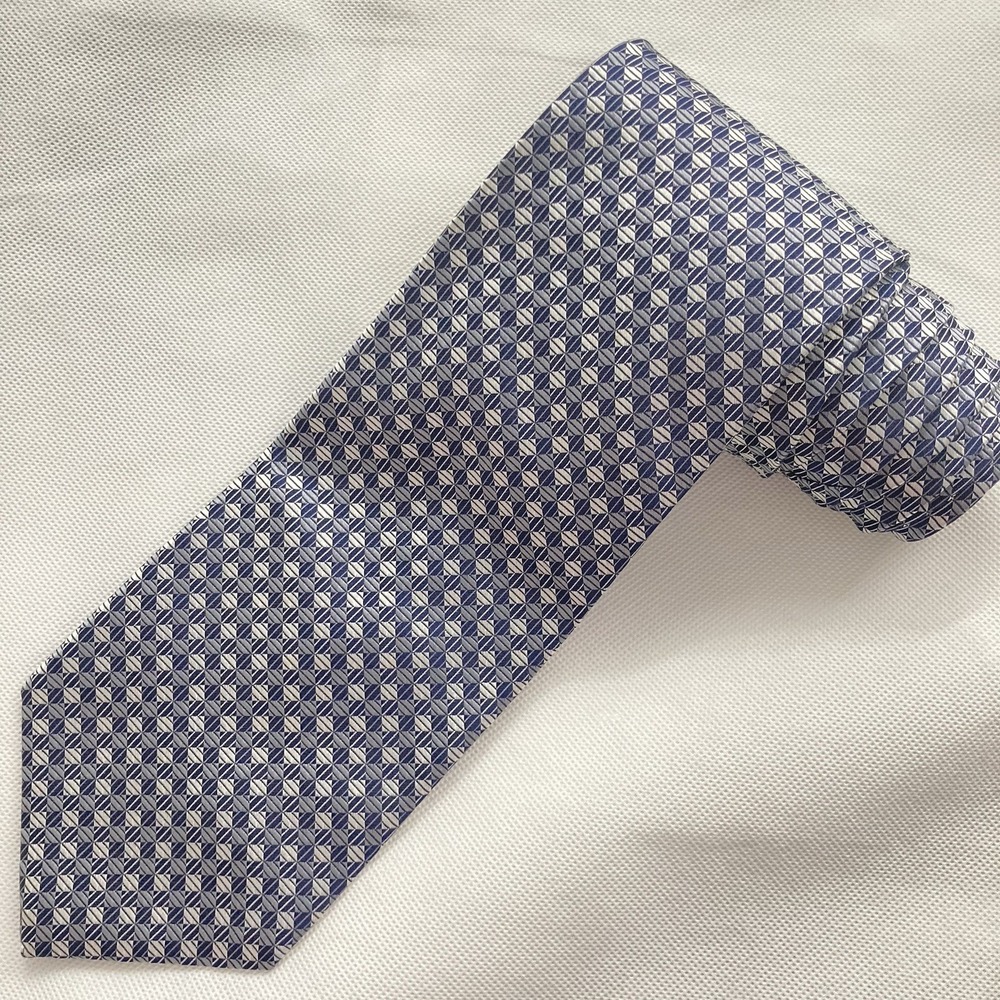 IZOD Mens Silk Tie Gray Black Geometric Patterned Jacquard Necktie Wide 58x4